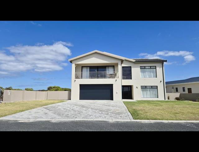 3 BEDROOM HOUSE FOR SALE IN KLEINBAAI